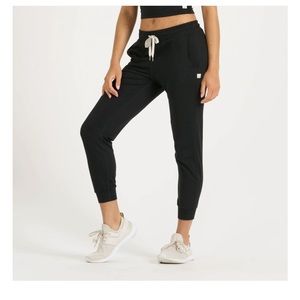 Brand new Vuori Performance Joggers size small